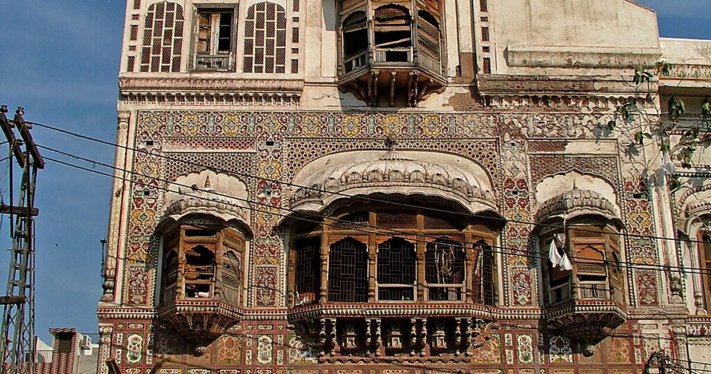 Unexplored Lahore Wonders: Haveli of Nau Nihal Singh